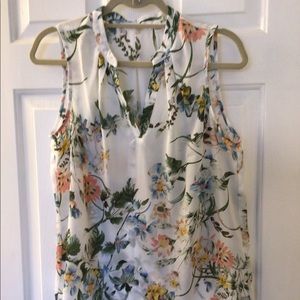 Never worn. Purchased for an outfit that I didn’t end up wearing.